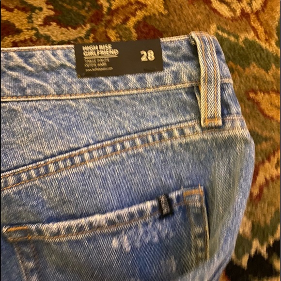 Great pair of jeans NWT - Picture 2 of 4